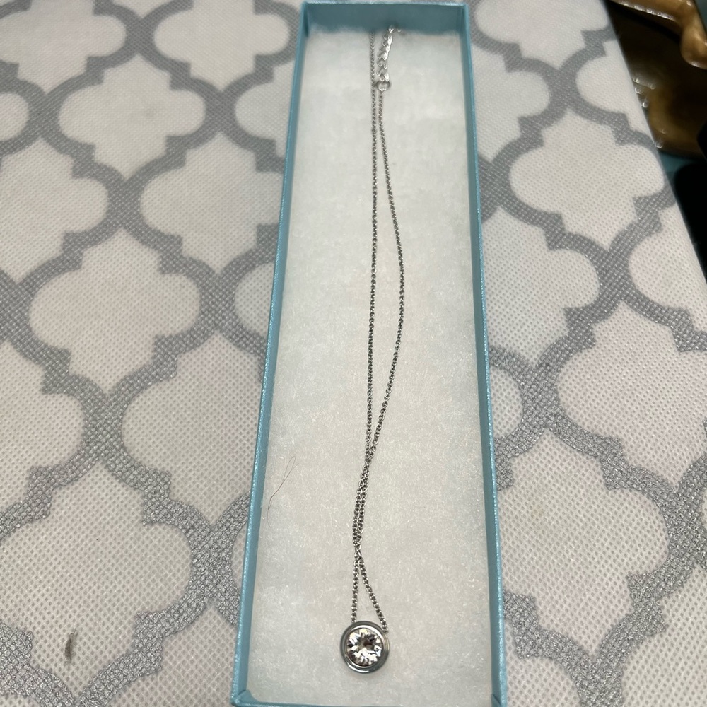 Elegant Silver Necklace with Crystal Pendant